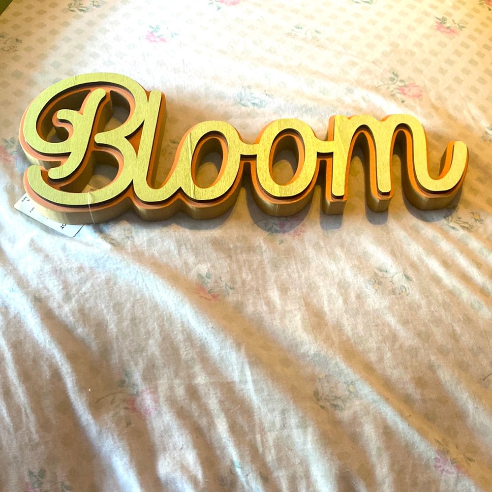 Wooden “Bloom” Decor